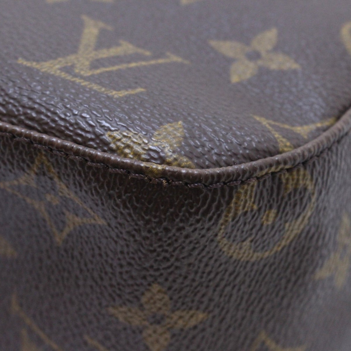 Louis Vuitton Looping MM Tote Bag Monogram Canvas — view 6