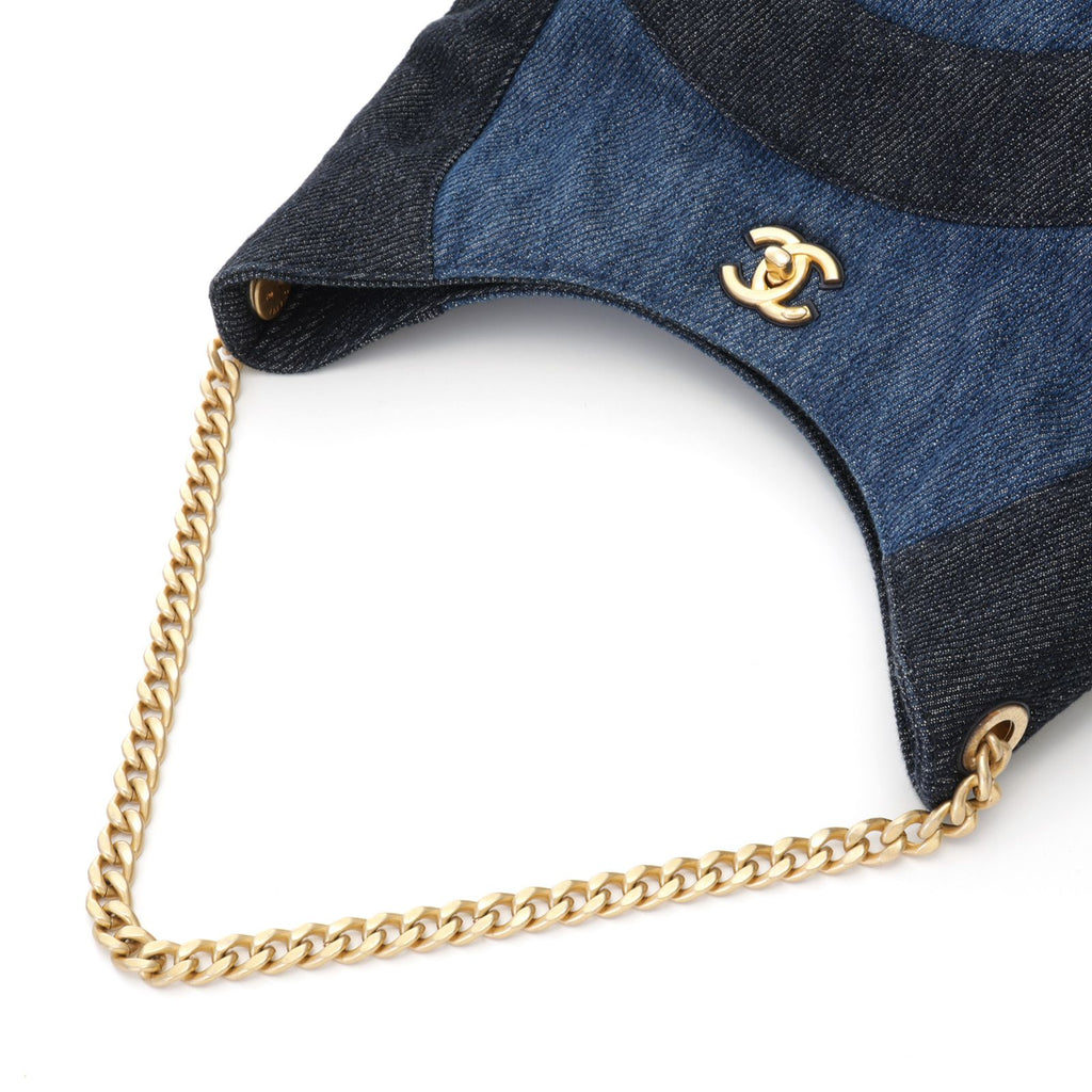 Chanel Shoulder Bag CC Logo Chain Navy Black Gold Denim — view 4