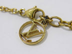 Louis Vuitton LV Essential V Pendant Gold Plated — view 6