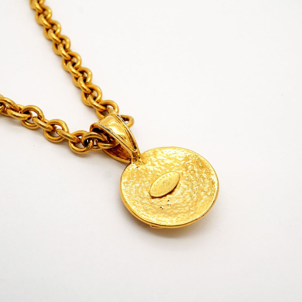 Chanel Necklace Vintage CC Logo Round Circle Gold Plated — view 2