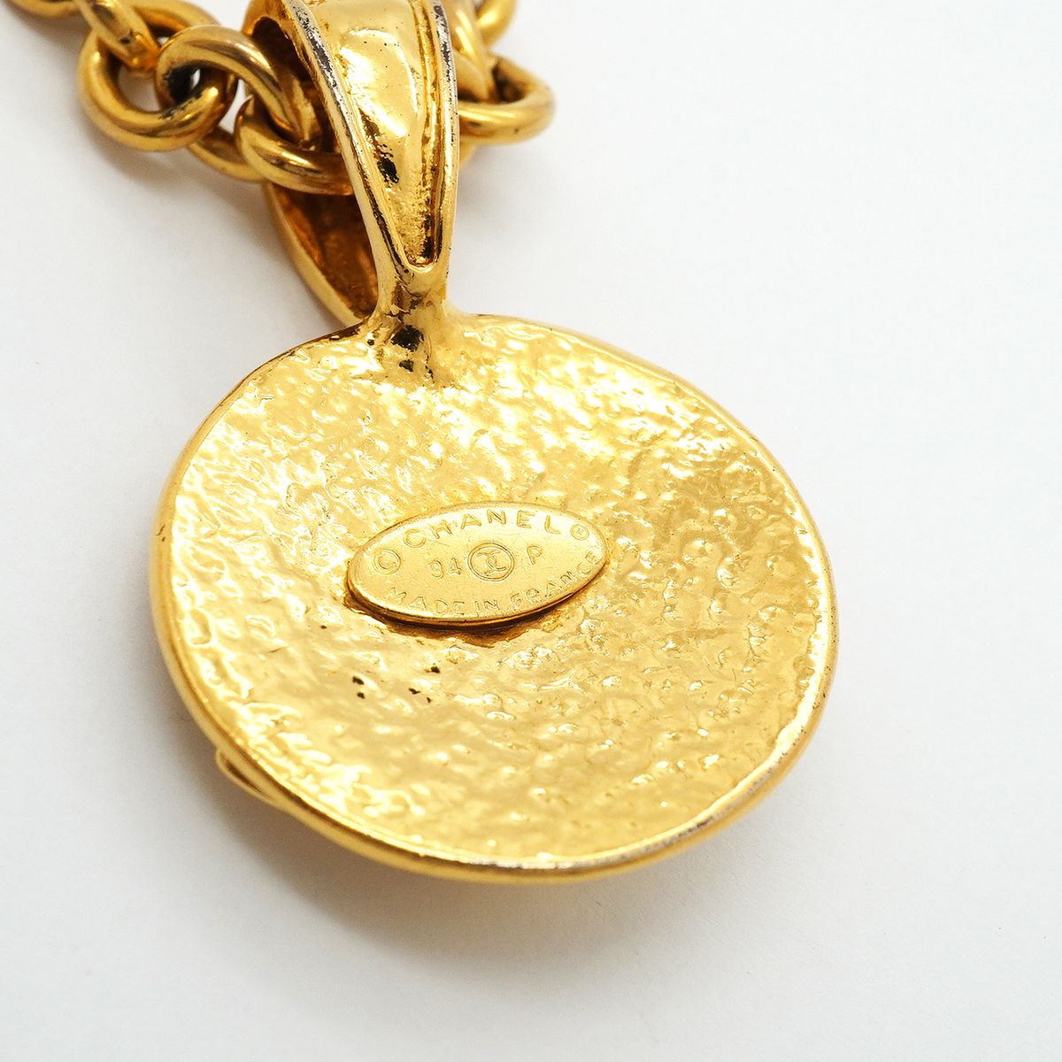 Chanel Necklace Vintage CC Logo Round Circle Gold Plated — view 5