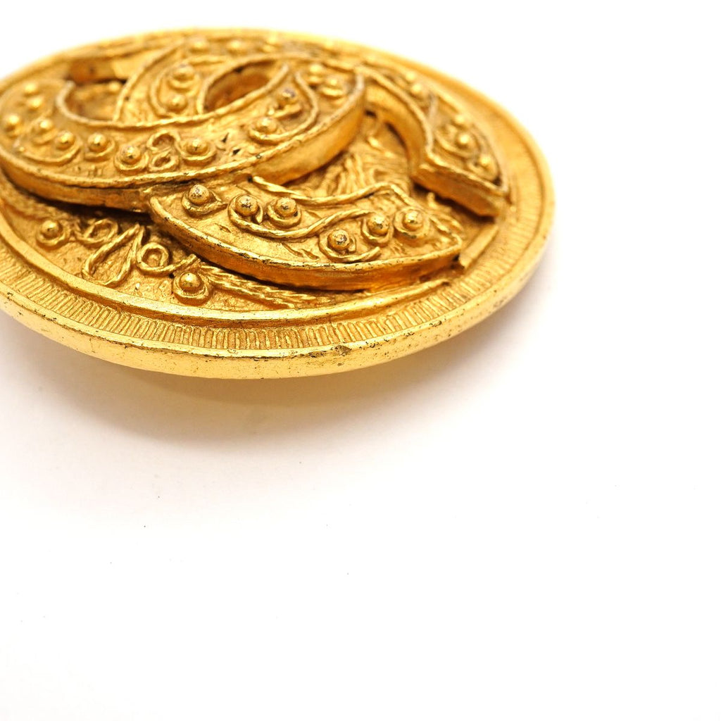 Chanel Brooch Vintage CC Logo Round Circle Gold Plated — view 8