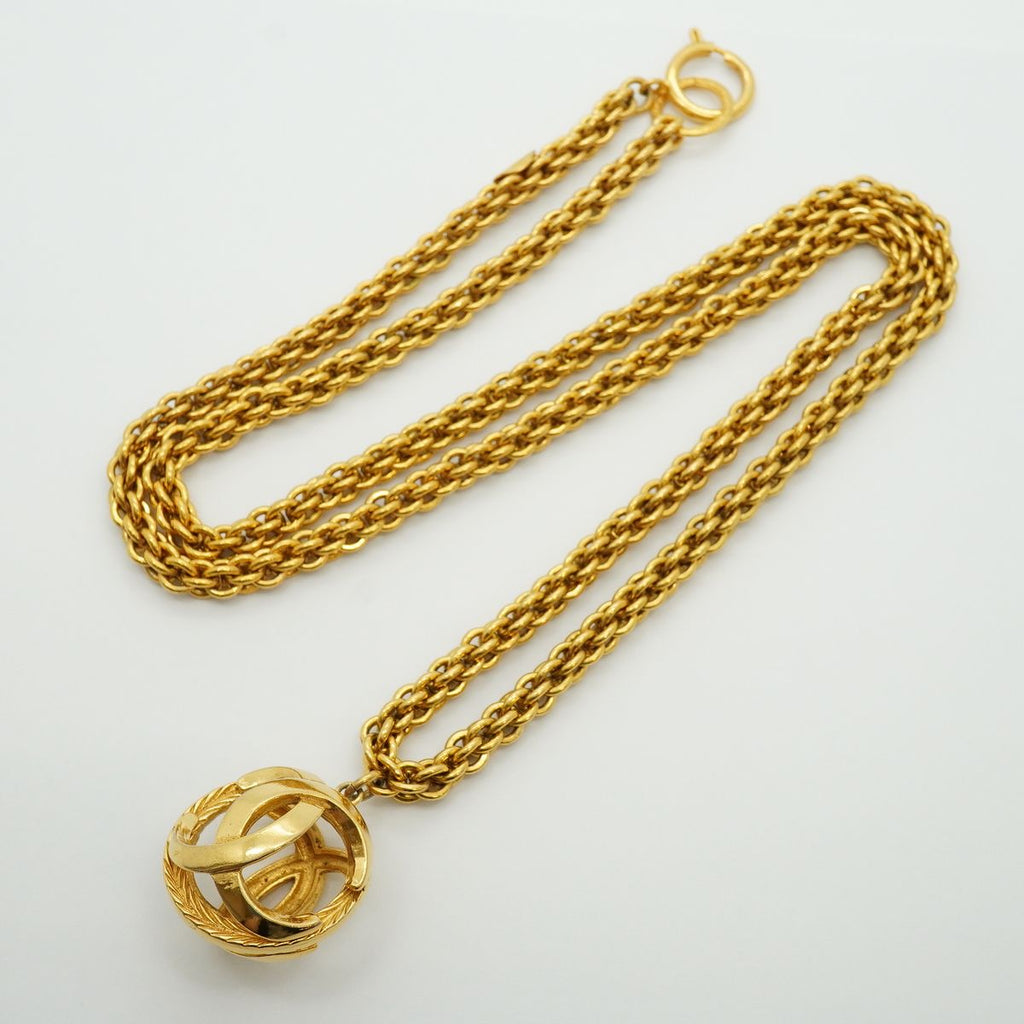 Chanel Necklace Vintage CC Logo Gold Plated — view 3
