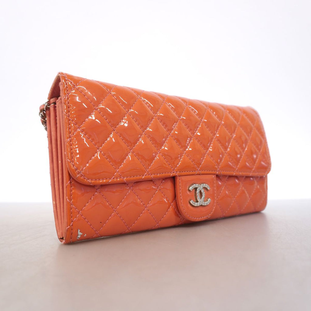 Chanel Shoulder Bag Brilliant Patent Leather Pink Silver — view 2