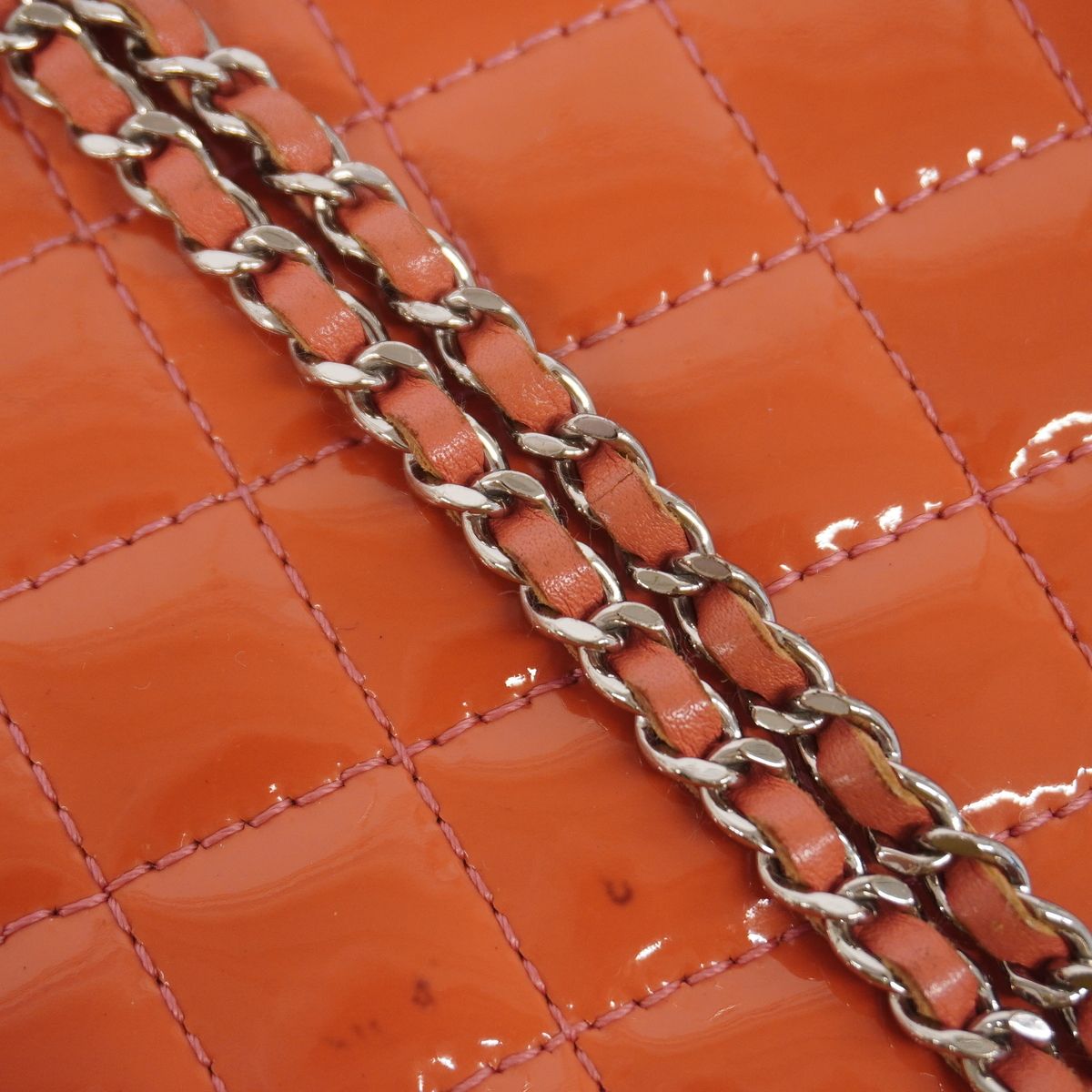 Chanel Shoulder Bag Brilliant Patent Leather Pink Silver — view 8