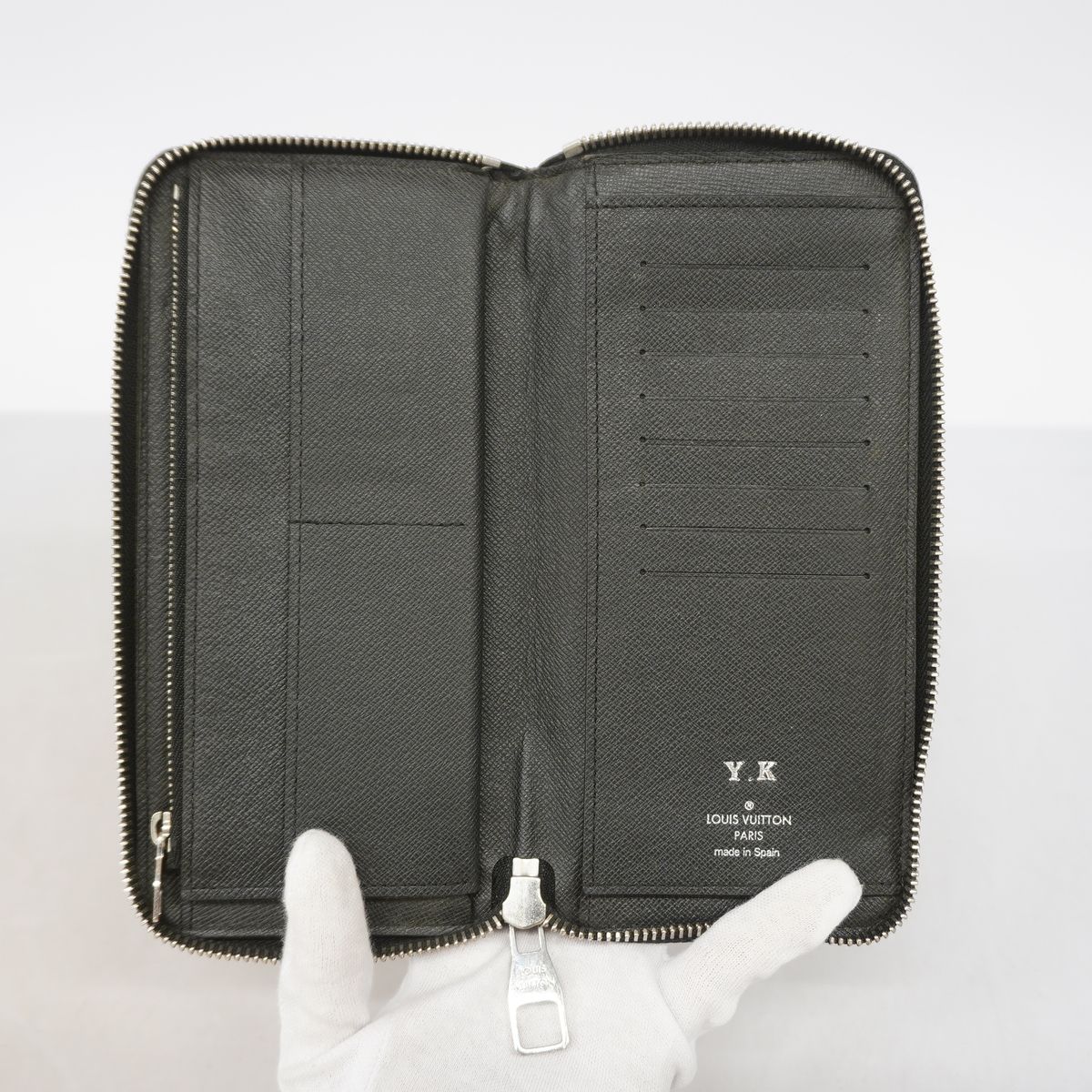 Louis Vuitton Wallet Taiga Zippy Vertical Ardoise — view 3