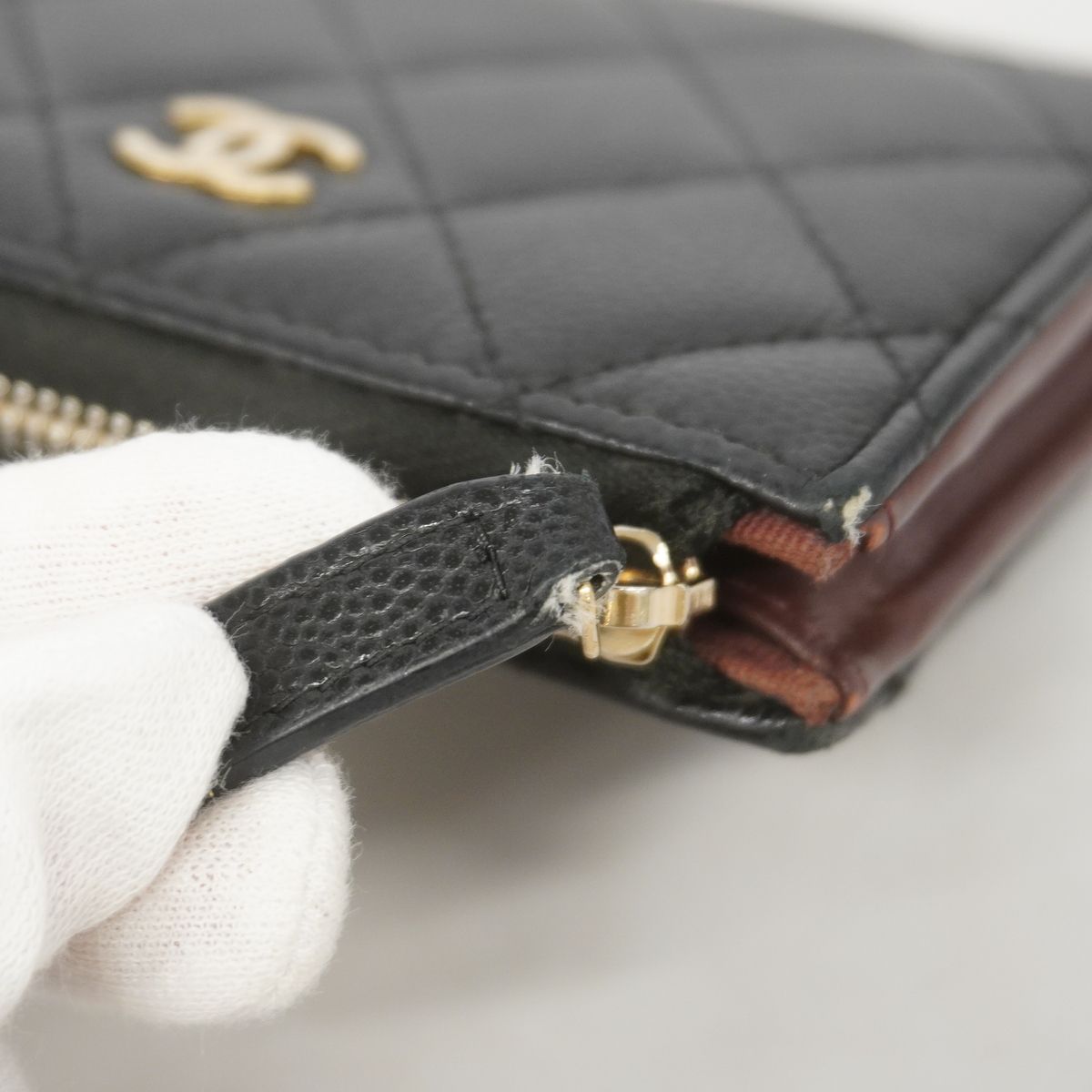 Chanel Wallet Quilted Caviar Leather Black Gold — view 7