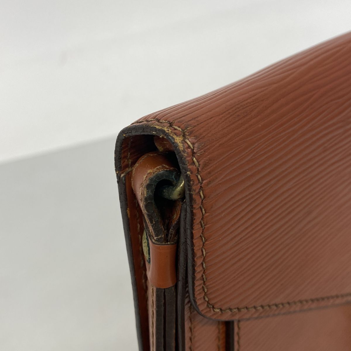 Louis Vuitton Clutch Epi Pochette Series Dragonne Kenya Brown — view 6