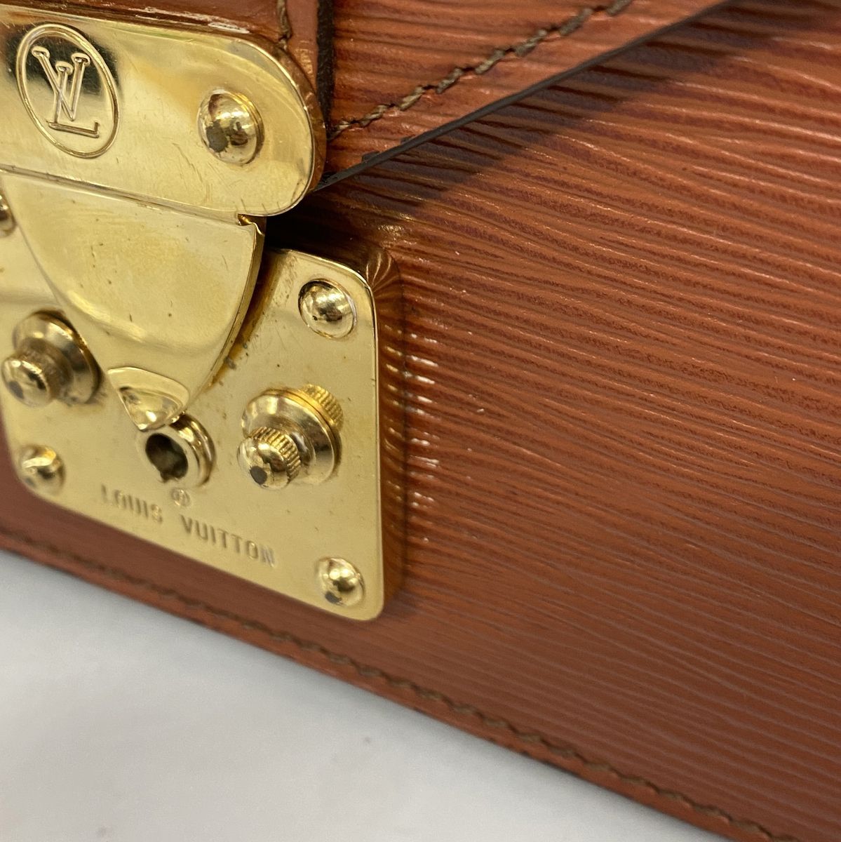 Louis Vuitton Clutch Epi Pochette Series Dragonne Kenya Brown — view 8