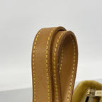 Louis Vuitton Tote Bag Vernis Houston Beige — view 8
