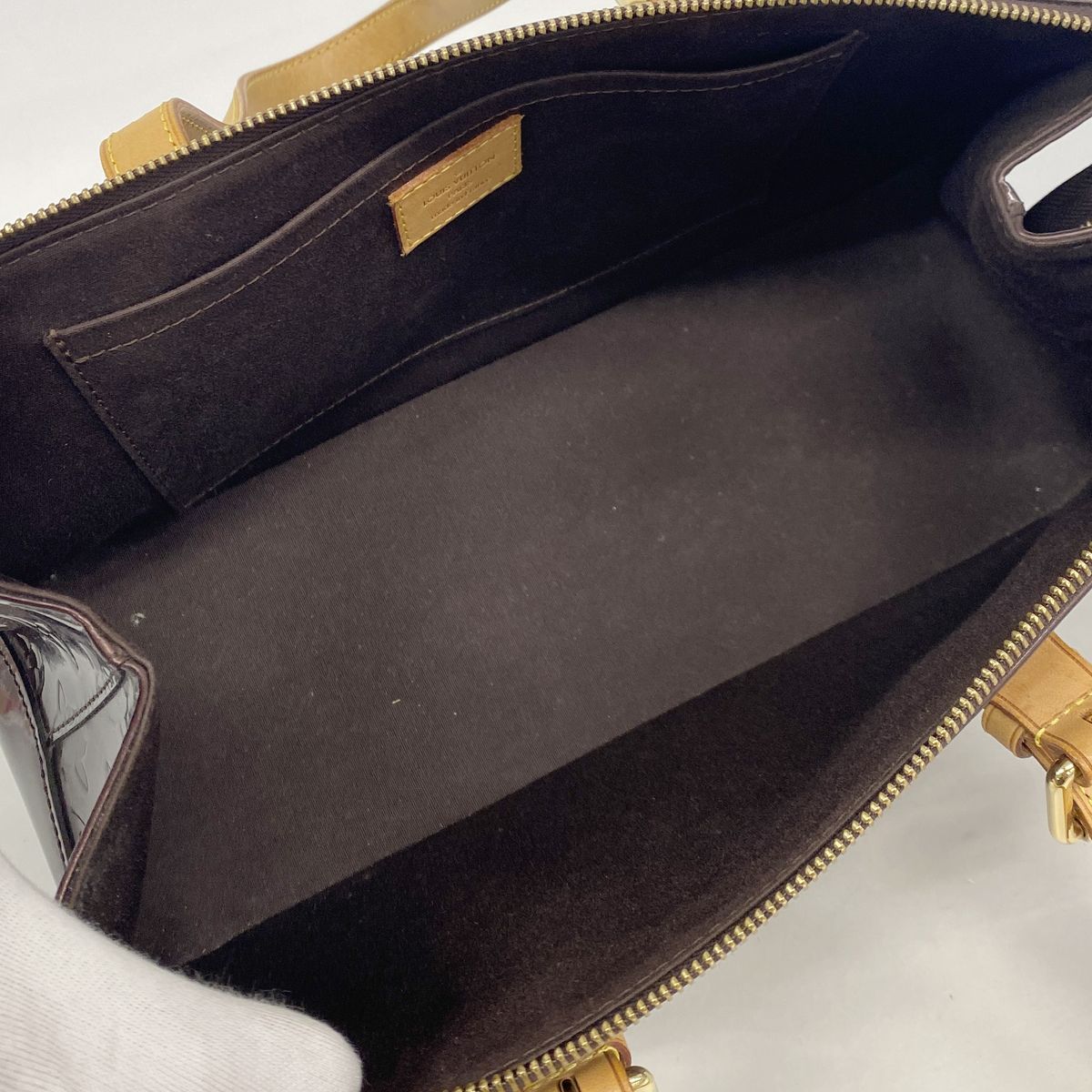 Louis Vuitton Shoulder Bag Vernis Rosewood Avenue Amarante — view 4