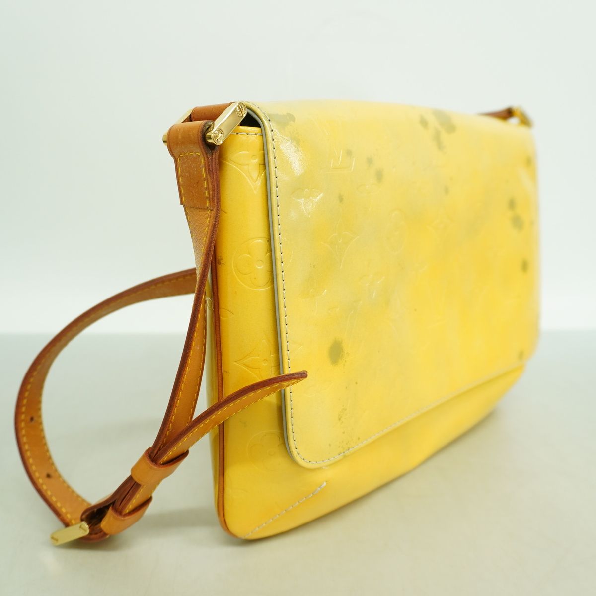 Louis Vuitton Shoulder Bag Vernis Thompson Street Gray — view 2