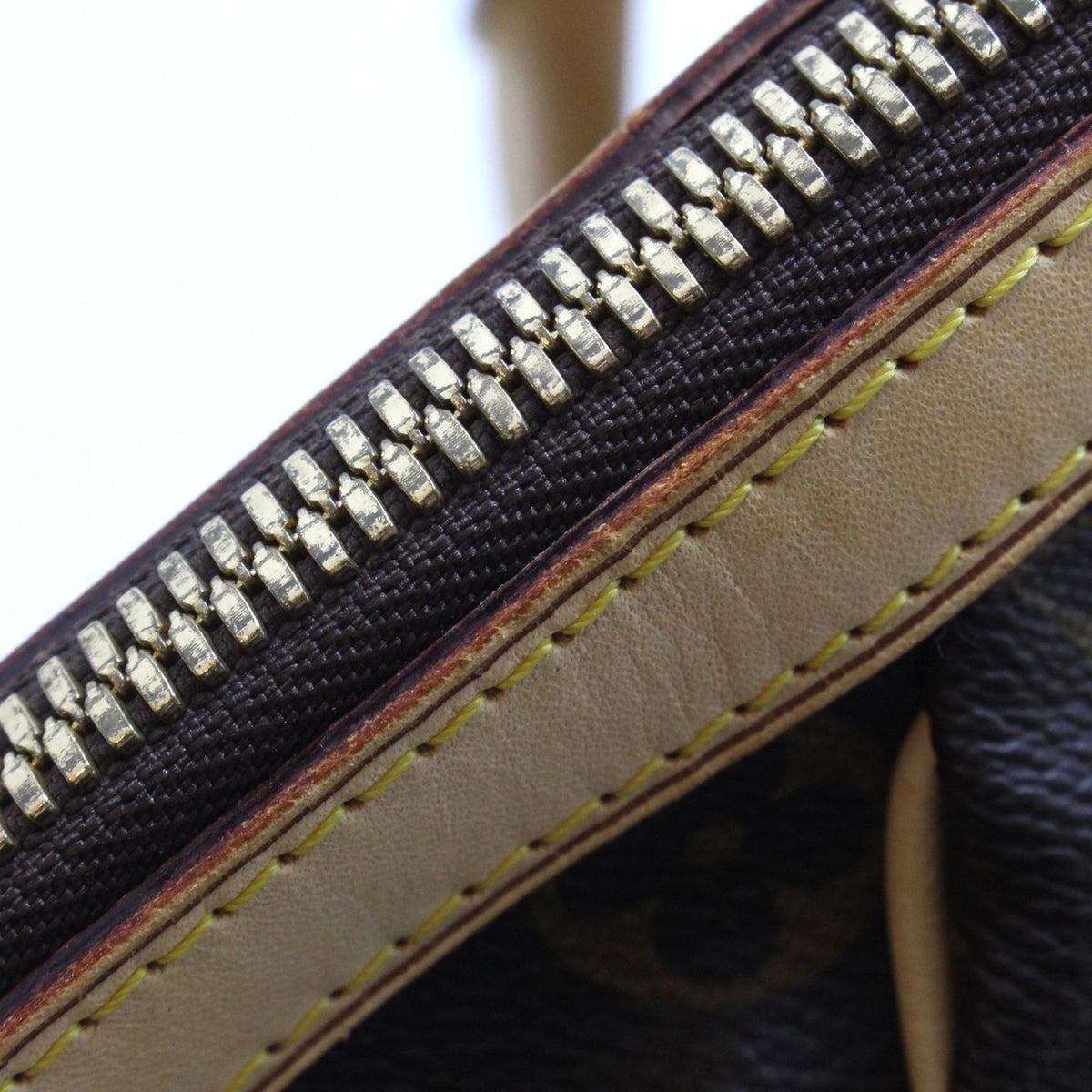 Louis Vuitton Tivoli GM Tote Bag Monogram Canvas — view 7