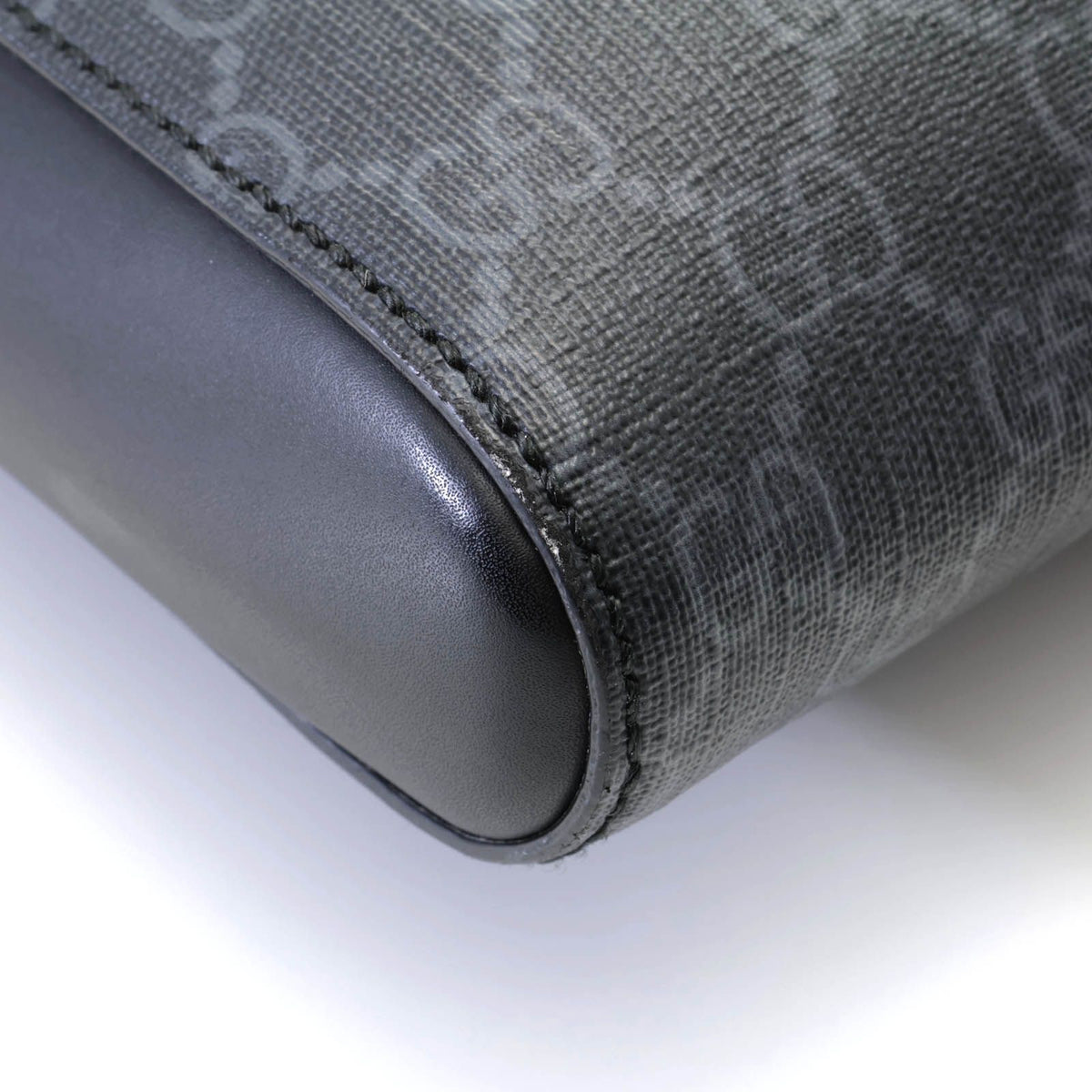 Gucci GG Supreme Shoulder Bag Gray Black Leather Canvas — view 6
