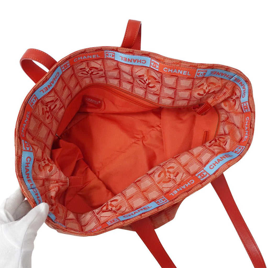 Chanel New Travel Tote Bag TGM Nylon Red Large — view 5