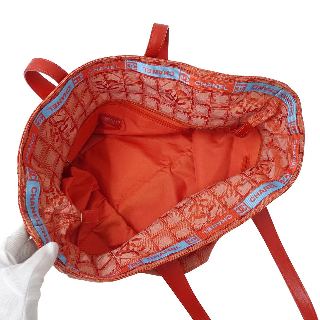 Chanel New Travel Tote Bag TGM Nylon Red Large — view 5