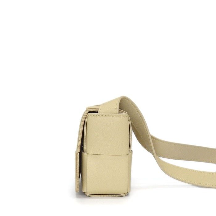 Bottega Veneta Shoulder Bag Candy Cassette Porridge Leather — view 3