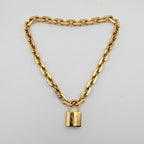 Louis Vuitton Collier LV Edge Chain Necklace Gold Padlock — view 8