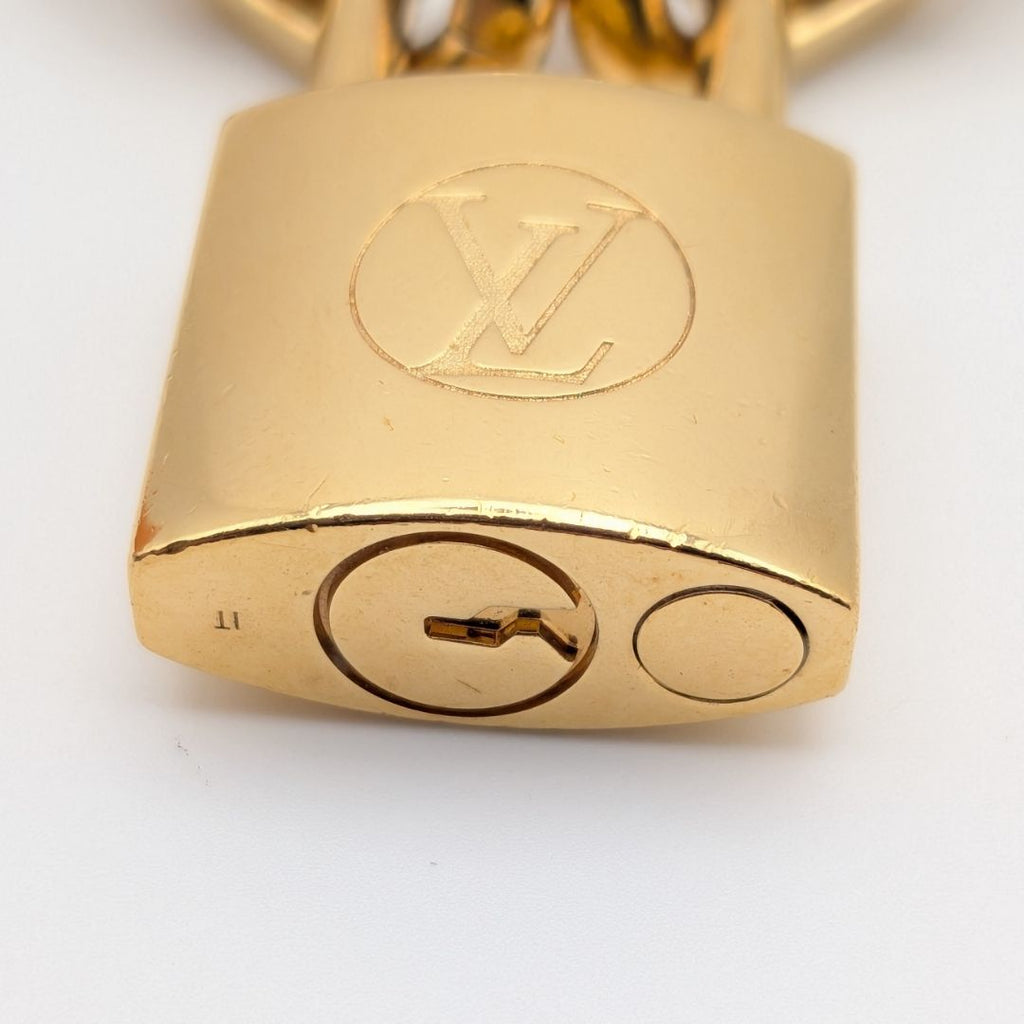 Louis Vuitton Collier LV Edge Chain Necklace Gold Padlock — view 3