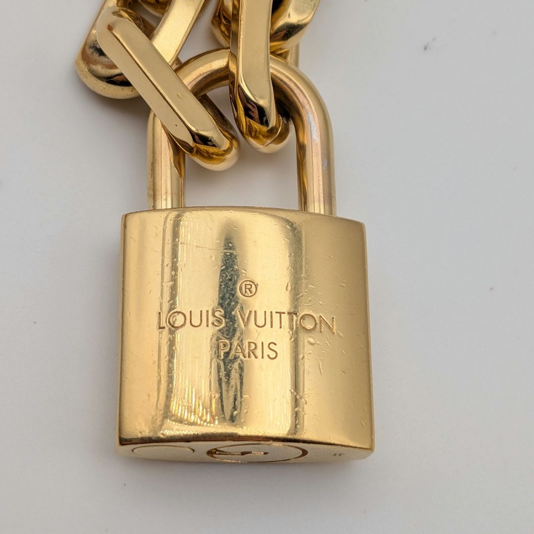 Louis Vuitton Collier LV Edge Chain Necklace Gold Padlock — view 5