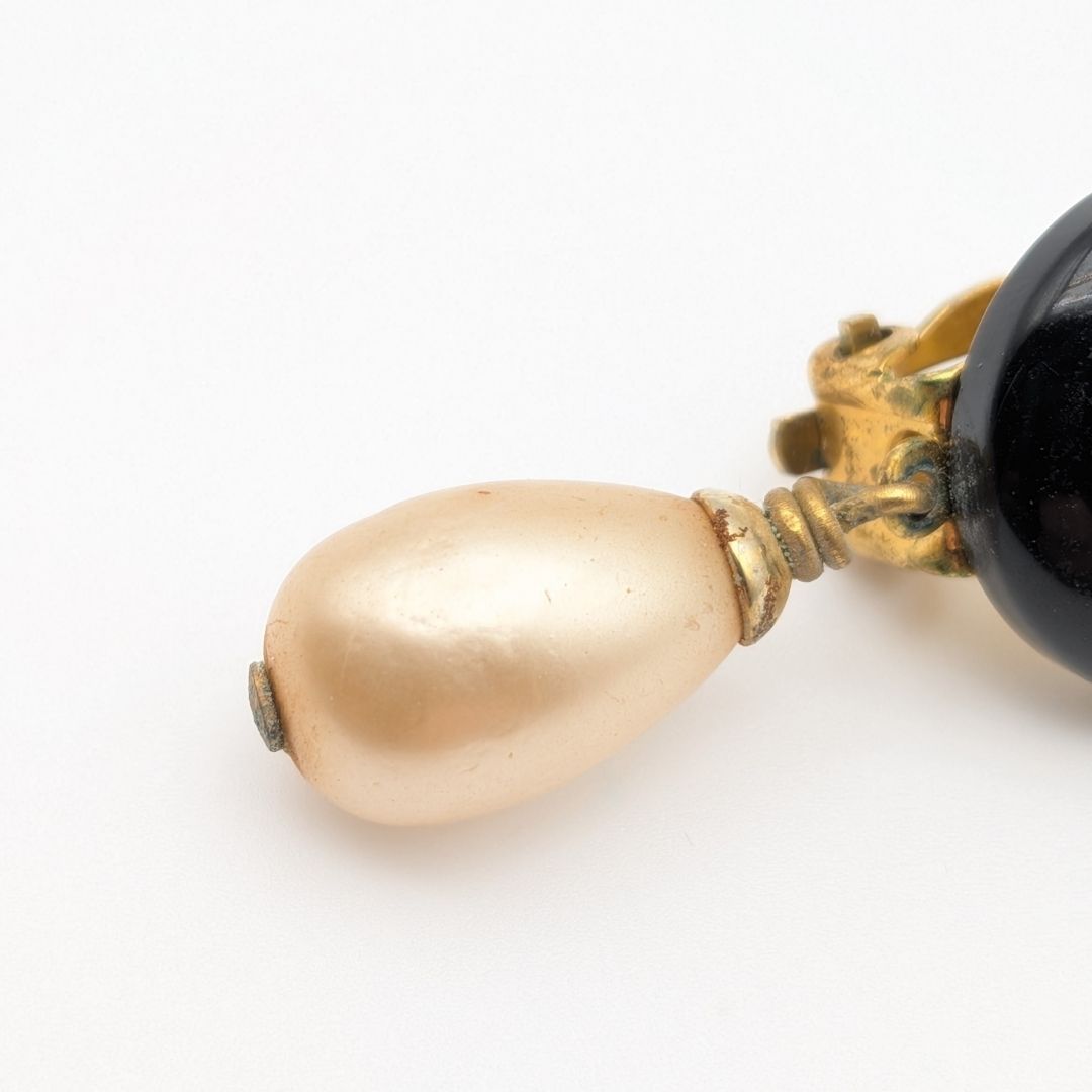 Chanel Single Earrings CC Logo Gold Black Faux Pearl Drop Swing Vintage 95P — view 3