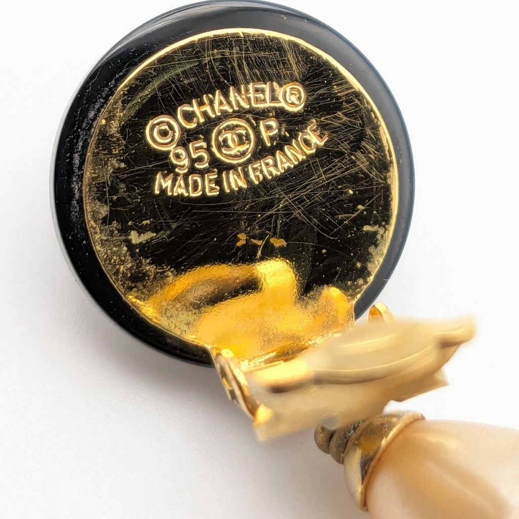 Chanel Single Earrings CC Logo Gold Black Faux Pearl Drop Swing Vintage 95P — view 6