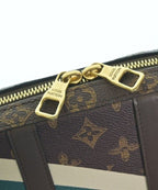 Louis Vuitton Shoulder Bag — view 7