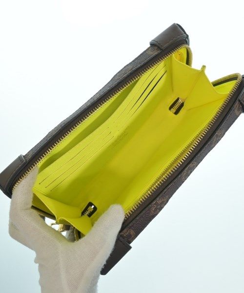 Louis Vuitton Shoulder Bag — view 4
