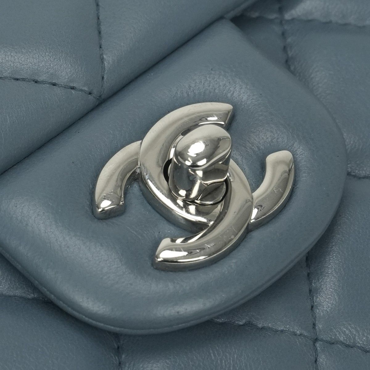 Chanel Quilted Shoulder Bag Lambskin Blue Silver Chain CC Logo Turnlock — view 7