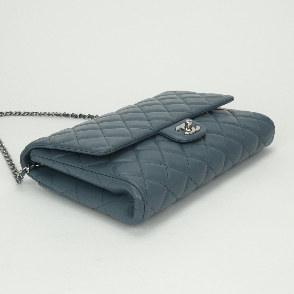 Chanel Quilted Shoulder Bag Lambskin Blue Silver Chain CC Logo Turnlock — view 5