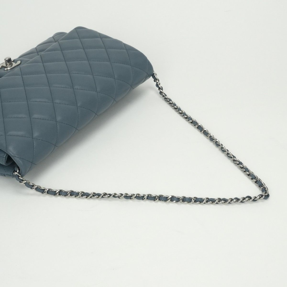 Chanel Quilted Shoulder Bag Lambskin Blue Silver Chain CC Logo Turnlock — view 4