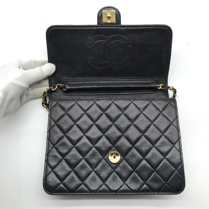Chanel CC Logo Push Lock Lambskin Quilted Shoulder Bag Black — view 7