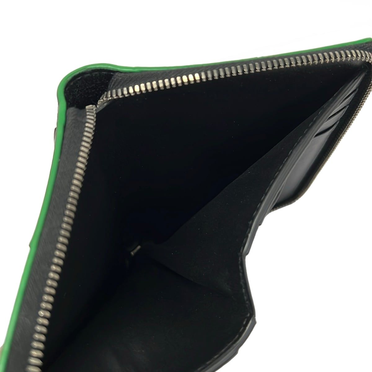 Bottega Veneta Billfold Cassette Black Green Zip Around Leather Wallet — view 4