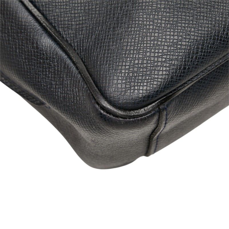 Louis Vuitton Taiga Roman MM Crossbody Shoulder Bag Navy Leather — view 7