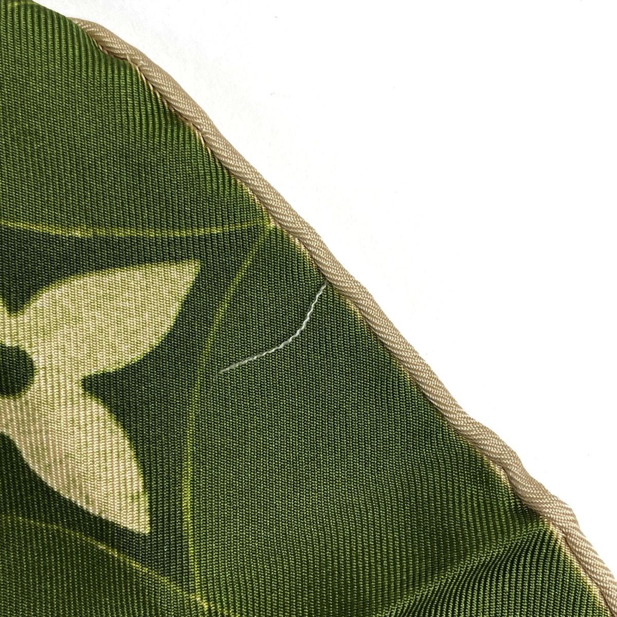Louis Vuitton Scarf Monogram Silk Green Beige — view 4