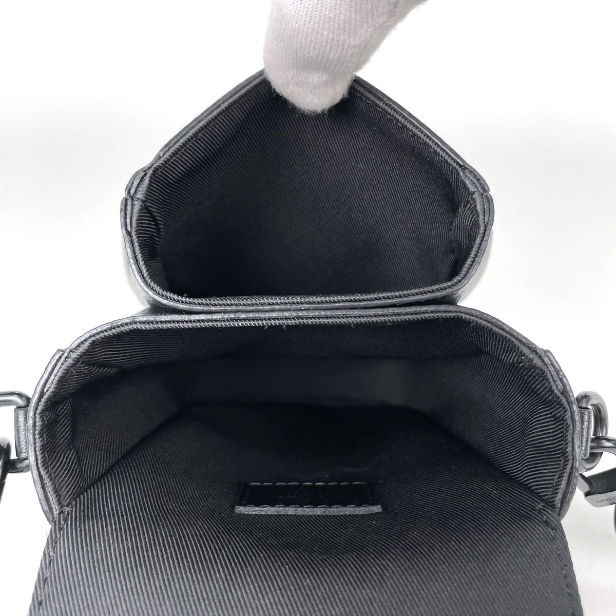 Louis Vuitton S Lock Vertical Wearable Wallet Shoulder Bag Monogram Eclipse — view 7