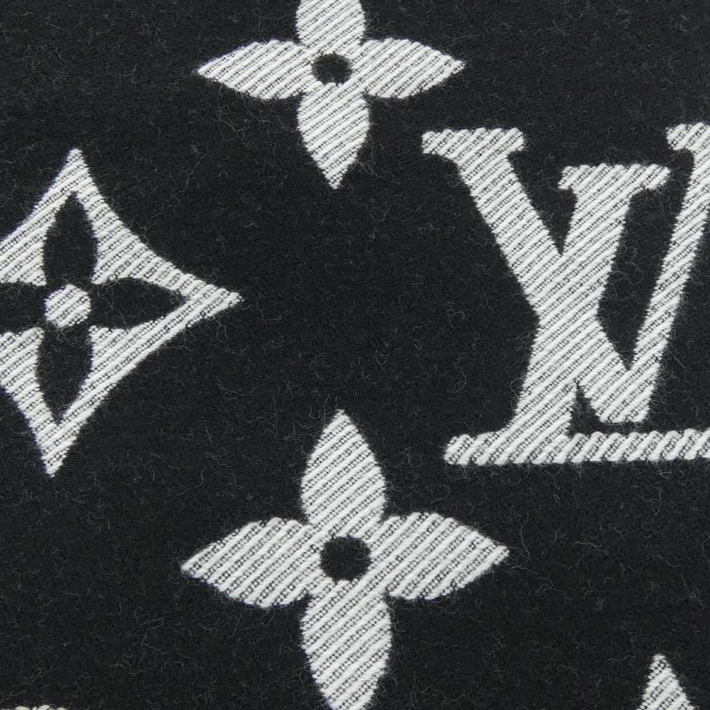 Louis Vuitton LV Essential Scarf — view 4