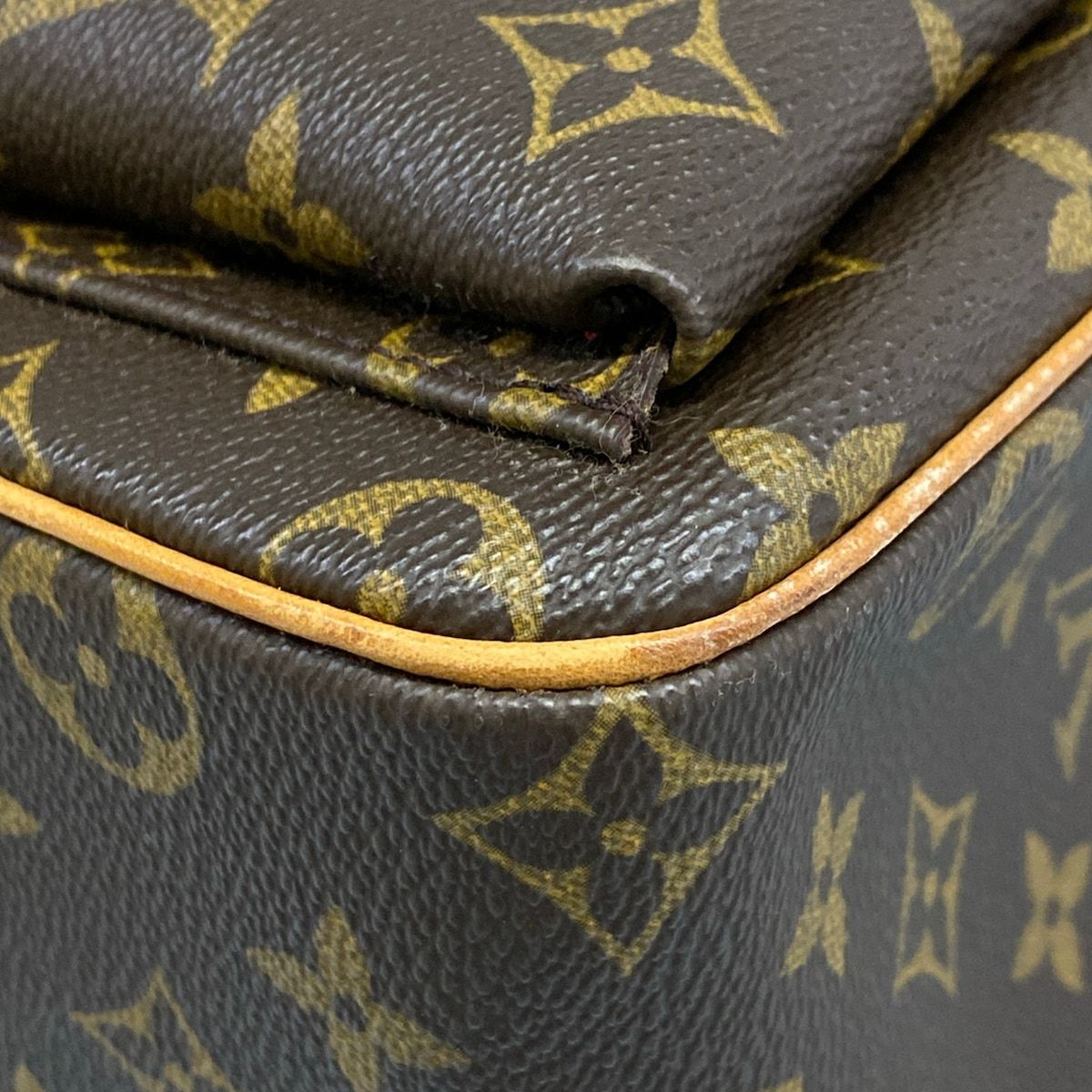 Louis Vuitton Shoulder Bag Monogram Viva-Cite GM — view 6