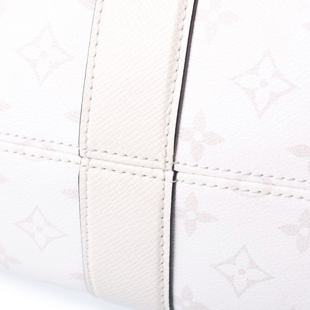 Louis Vuitton Taigarama Weekend Tote NM Leather Shoulder Bag White — view 7