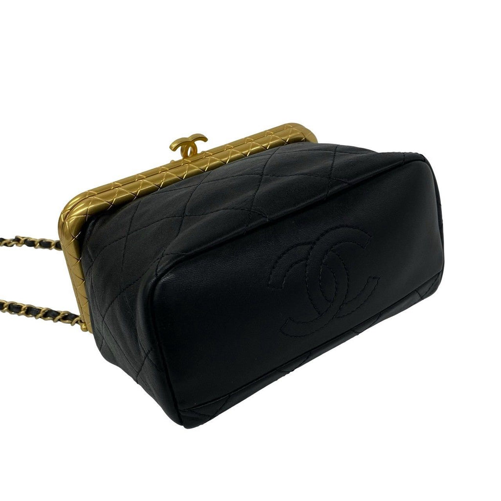 Chanel Quilted CC Logo Lambskin 2-Way Shoulder Bag Black — view 7