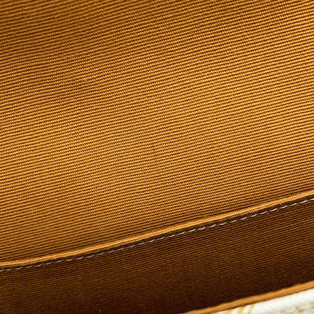 Celine Shoulder Bag Medium Folco Triomphe Calfskin White — view 8