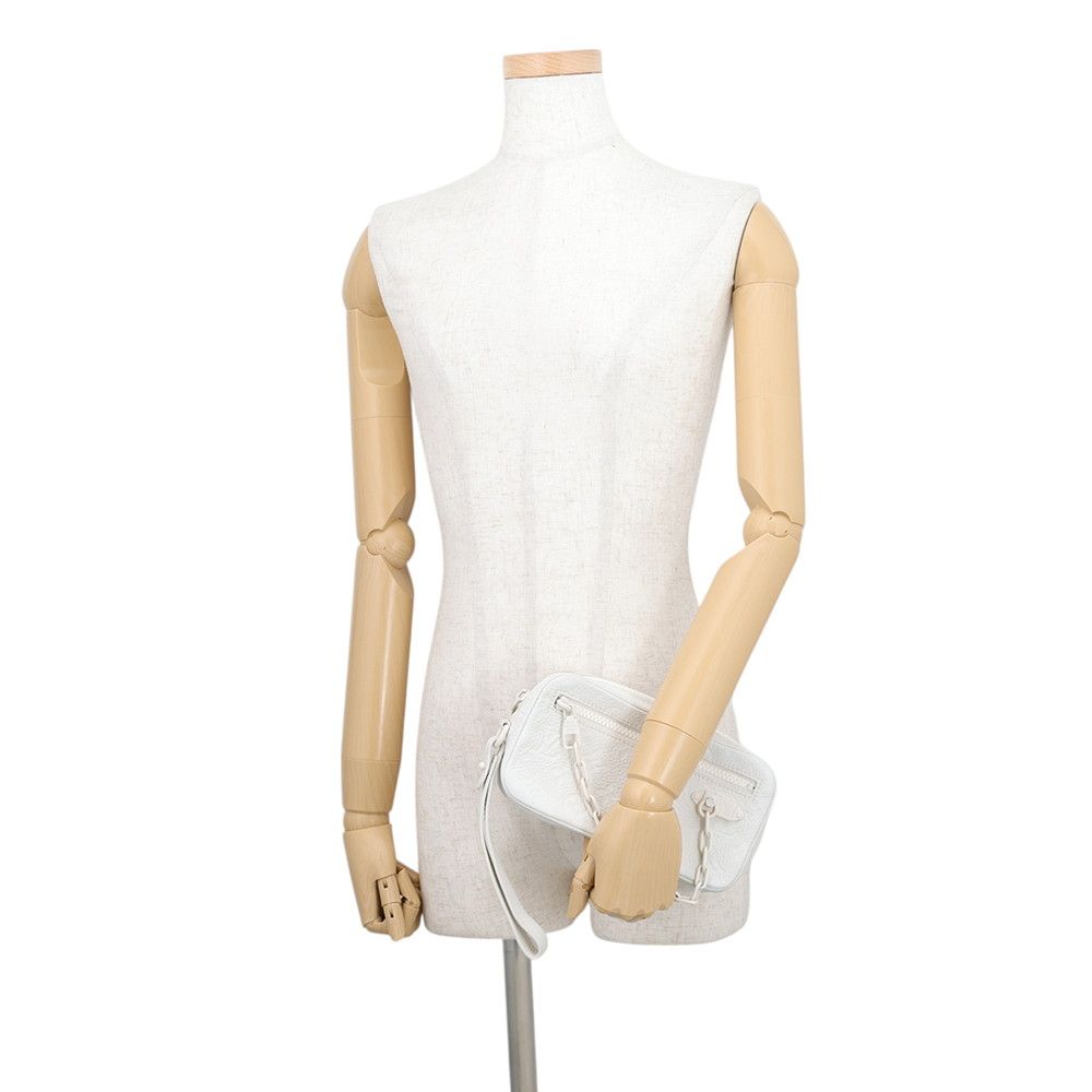Louis Vuitton Second Bag Monogram Empreinte Pochette Volga Bag White Spring — view 4