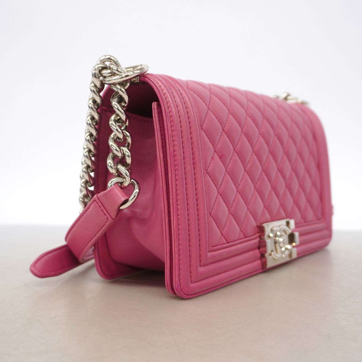 Chanel Shoulder Bag Boy Lambskin Pink Silver — view 2