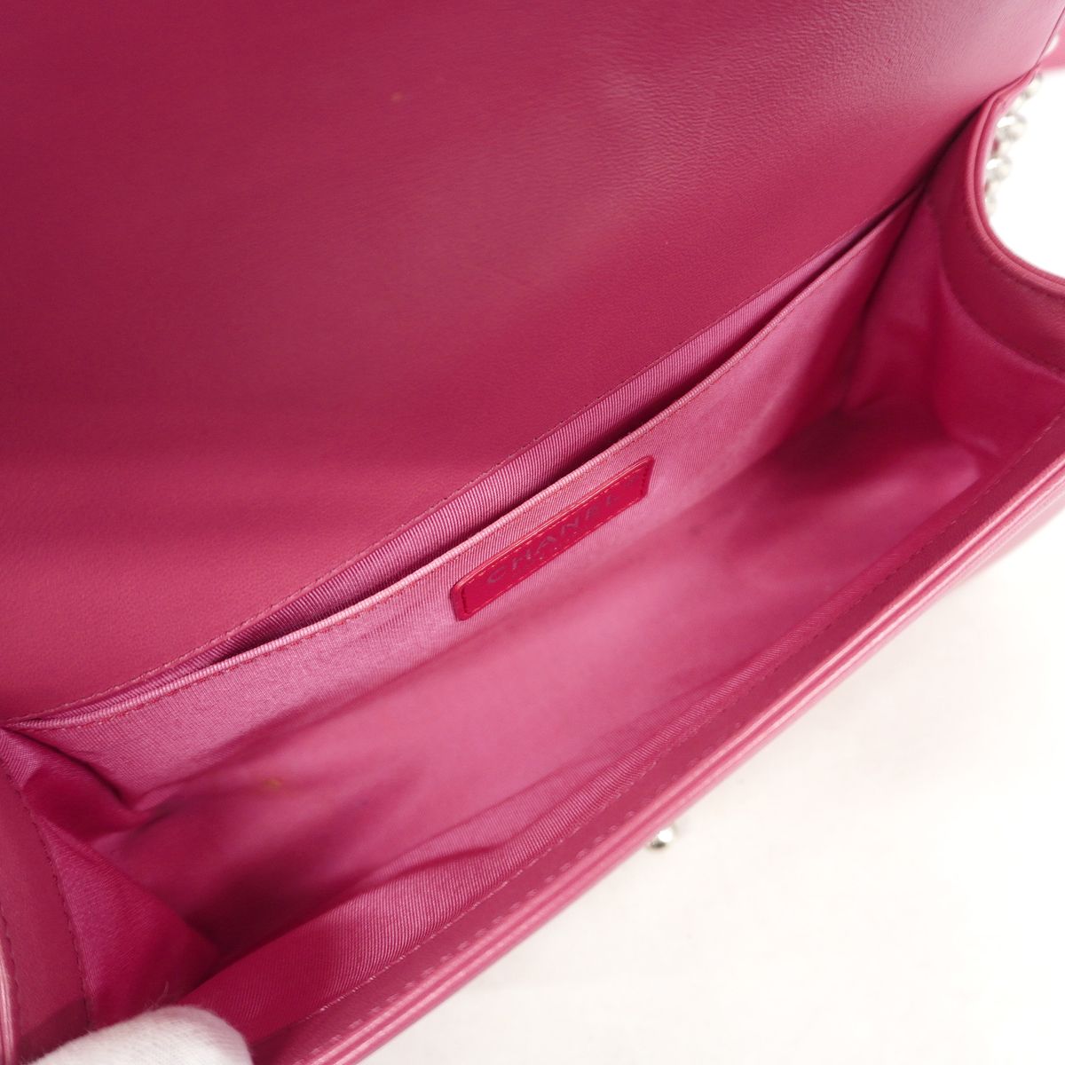 Chanel Shoulder Bag Boy Lambskin Pink Silver — view 4