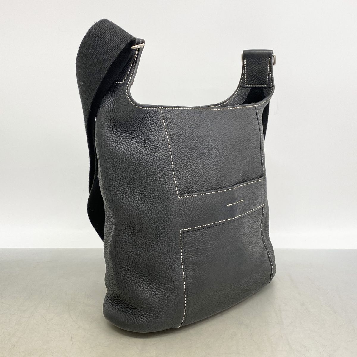 Hermes Shoulder Bag News PM Taurillon Clemence Black Silver — view 2