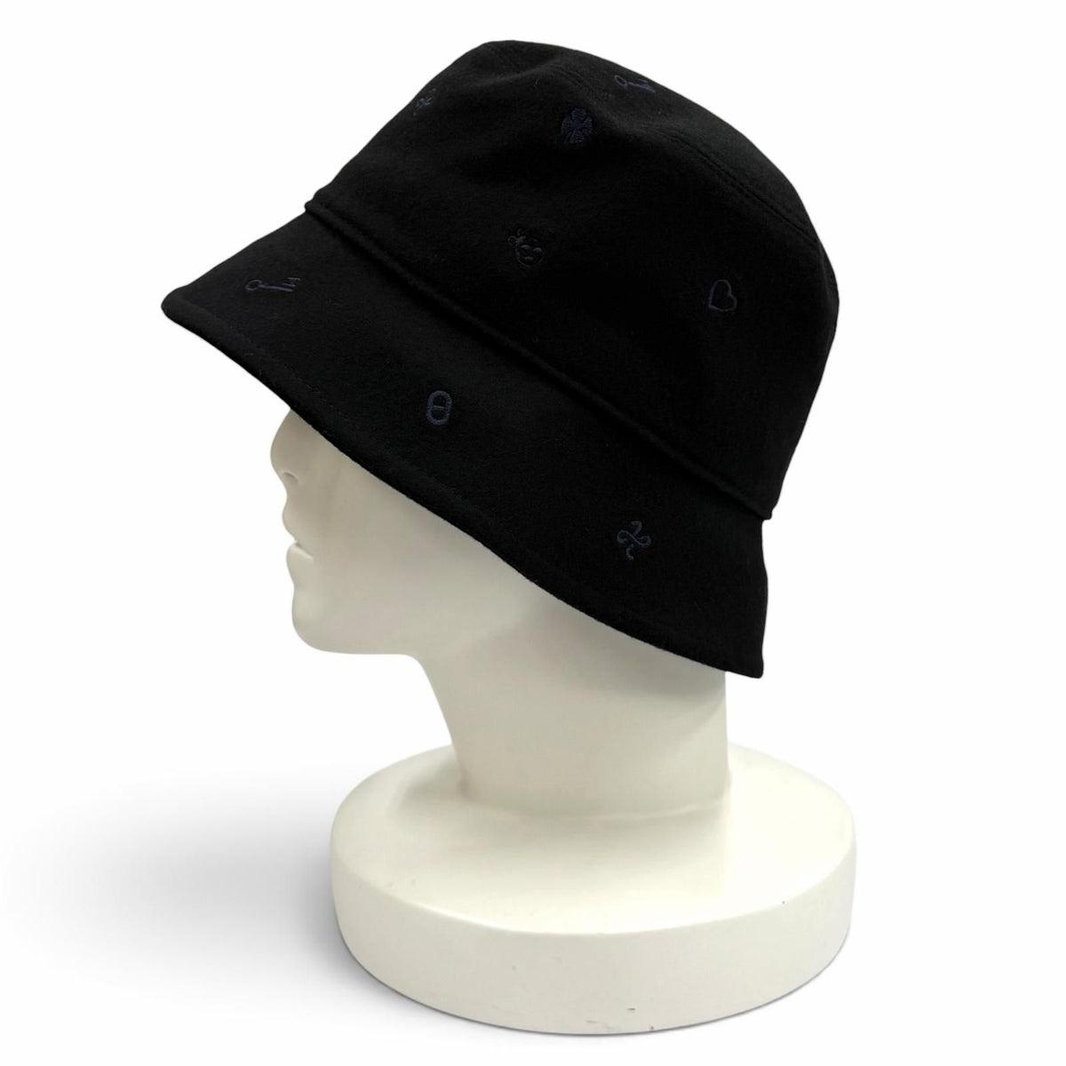Hermes Bob Debbie Charm's Cashmere 100% Bucket Hat Black 58 — view 2