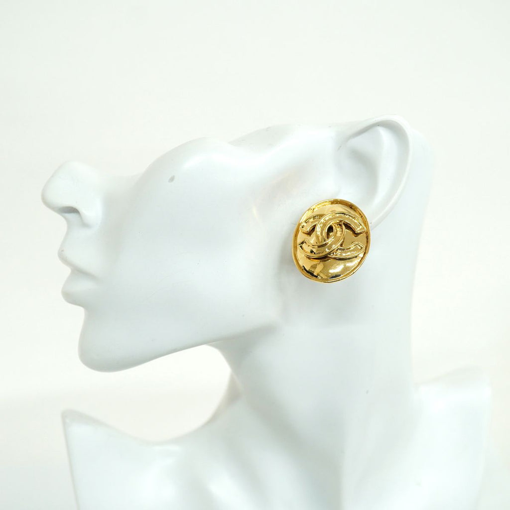 Chanel Earrings Vintage CC Logo Oval Gold Plated — view 5