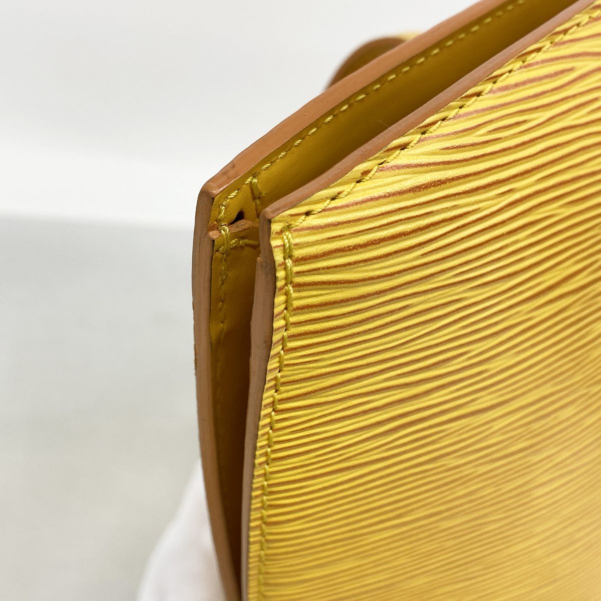 Louis Vuitton Shoulder Bag Epi Saint Jacques Shopping Jaune — view 7