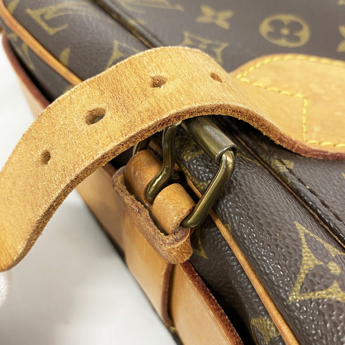 Louis Vuitton Shoulder Bag Monogram Cartouchiere GM Brown — view 7