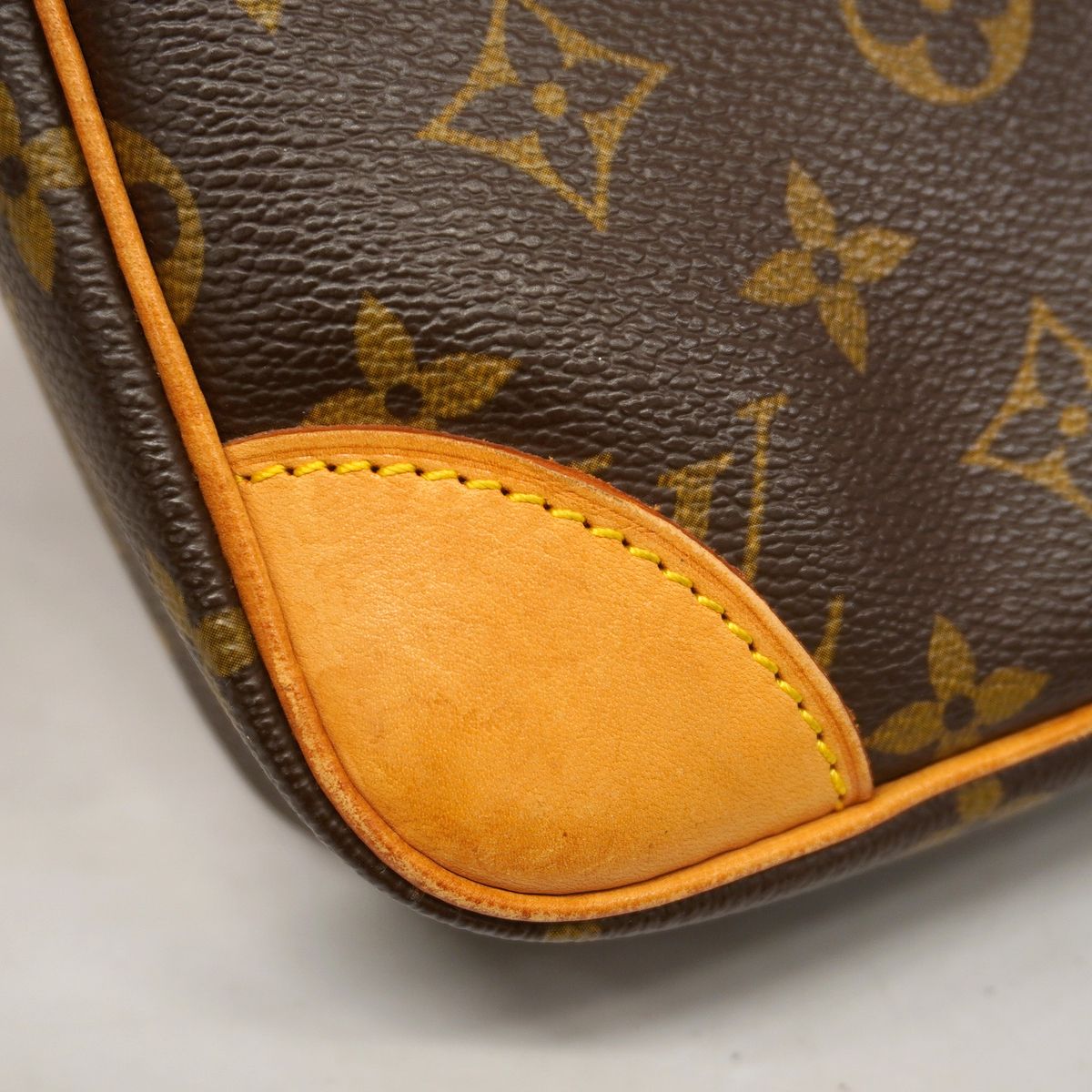 Louis Vuitton Shoulder Bag Monogram Danube Brown — view 6